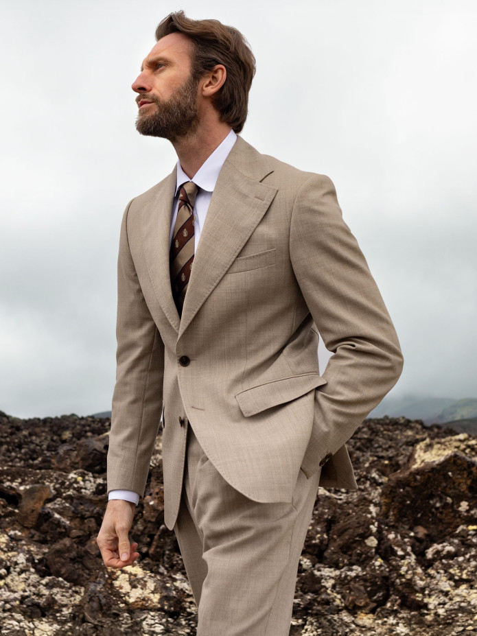 Silk club tie in brown and beige with motifs