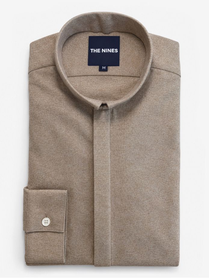 Cutaway collar shirt in beige flannel