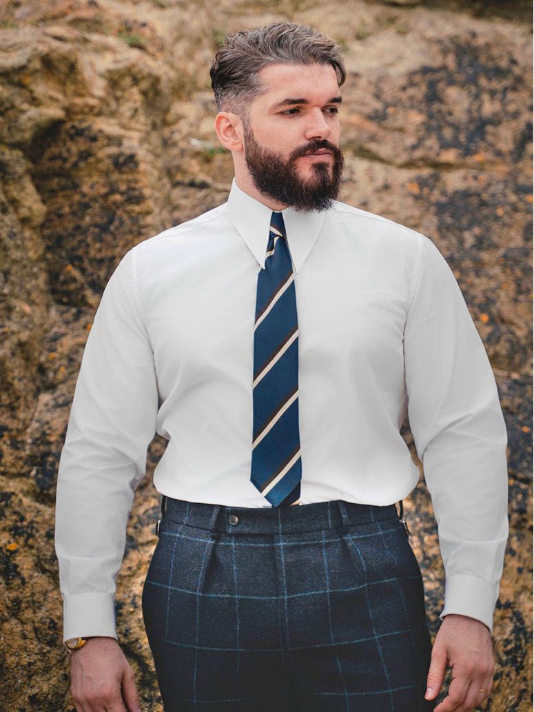 White spearpoint-collar shirt