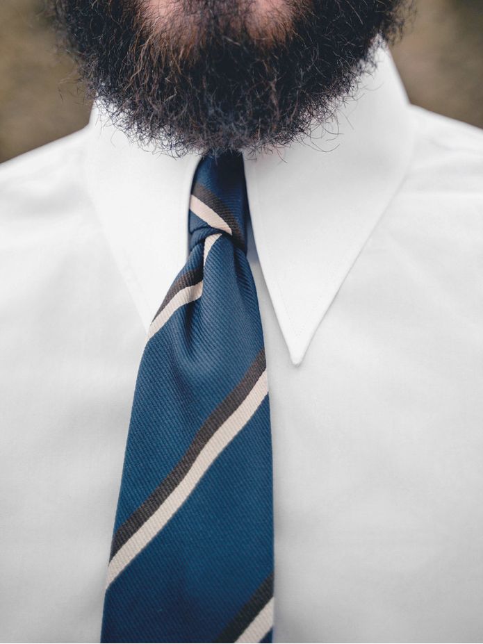 White spearpoint-collar shirt