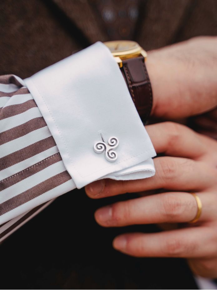 Brown striped spearpoint-collar shirt