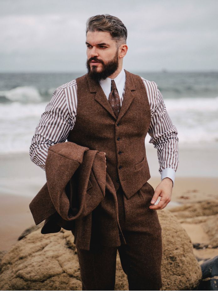 Brown striped spearpoint-collar shirt