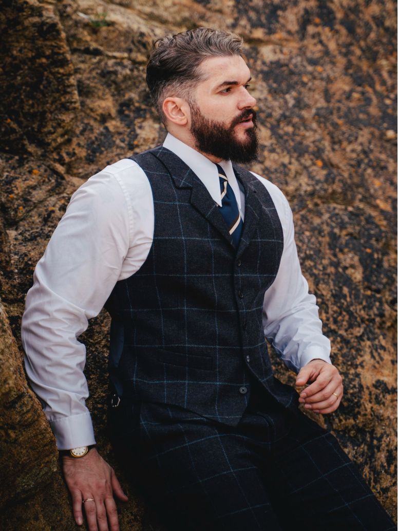 Braemer Navy Check Suit Vest