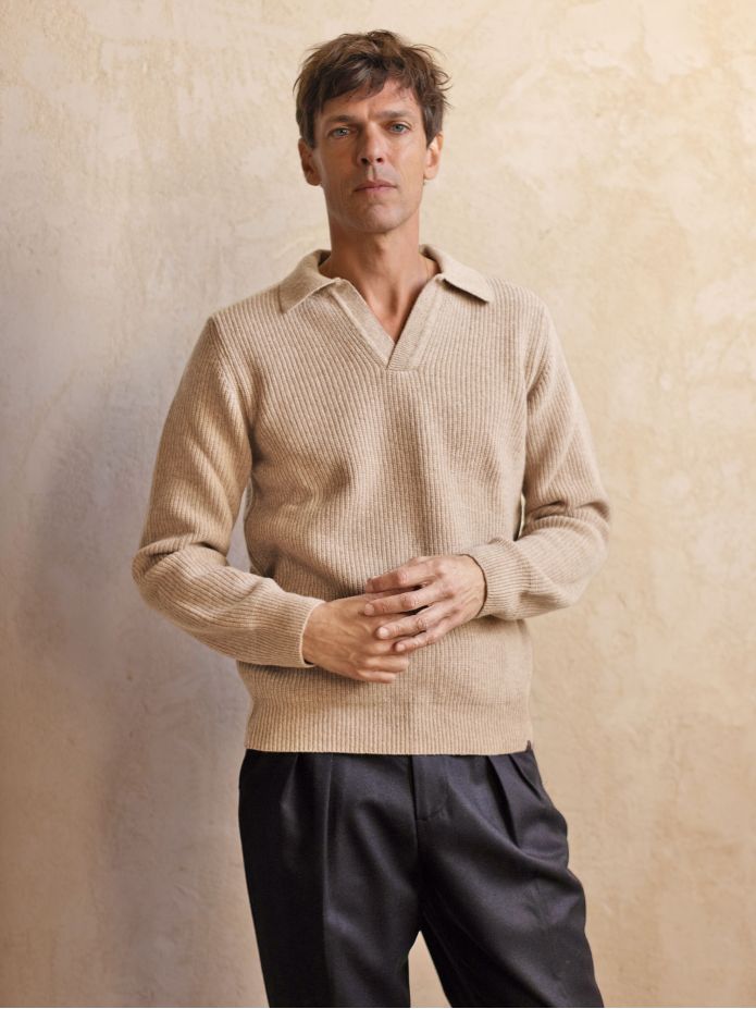 Beige English polo collar knit sweater Finn